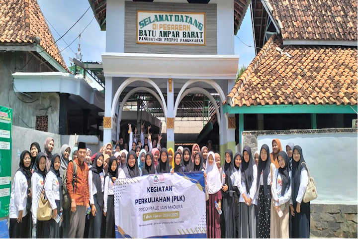 Mahasiswa PIAUD IAIN Madura Mendalami Teori Tasawuf di Makam Batu Ampar Pamekasan